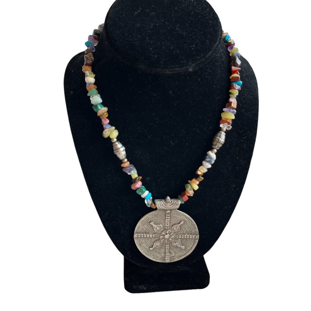 Stone Necklace Costume Jewelry Polished Rocks with Round Metal Pendant - Picture 3 of 7
